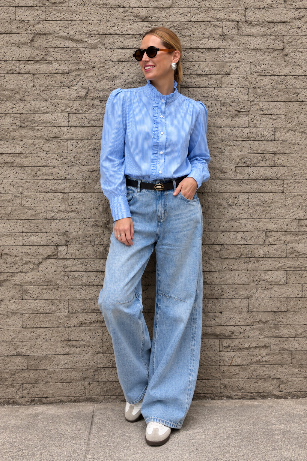 Juli Blue