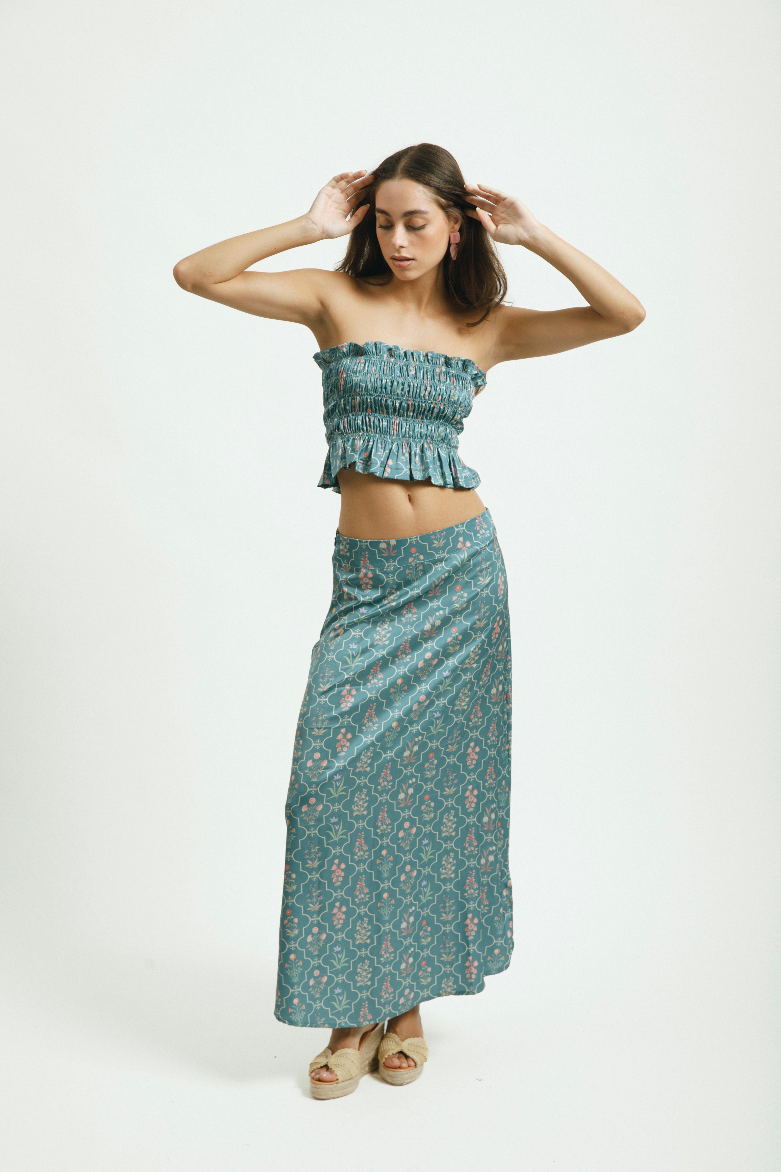 conjunto y falda floral mujer 